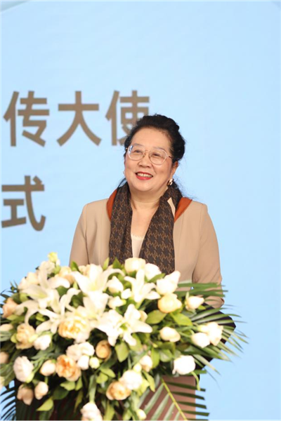 《商品与质量》周刊社执行社长鲁乙颖女士。